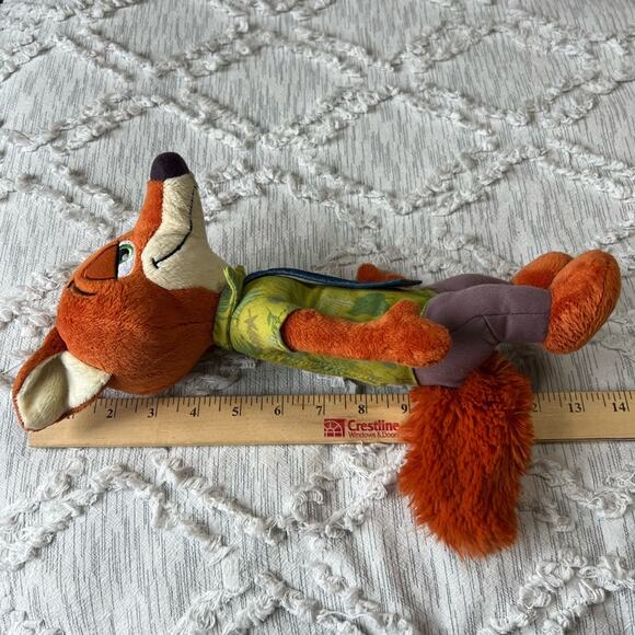 Disney Zootopia Nick Wilde 13.5-Inch Talking Plush - Picture 3 of 3